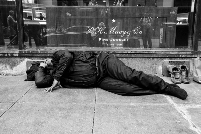 Fine Jewelry, 6-16-2013 Chicago Street Photography
