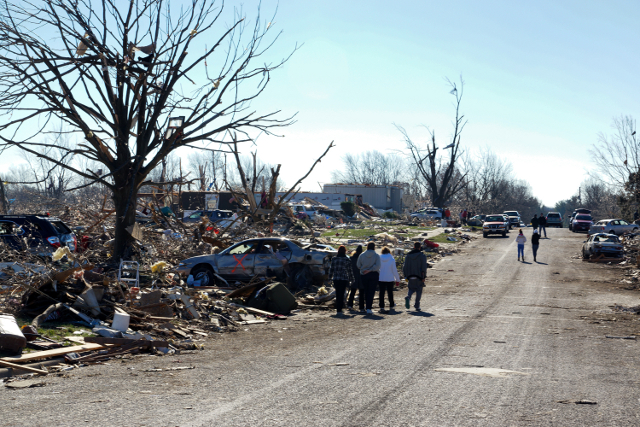 Midwest Tornado, Washington IL. 11-17-2013 people (1 of 1)