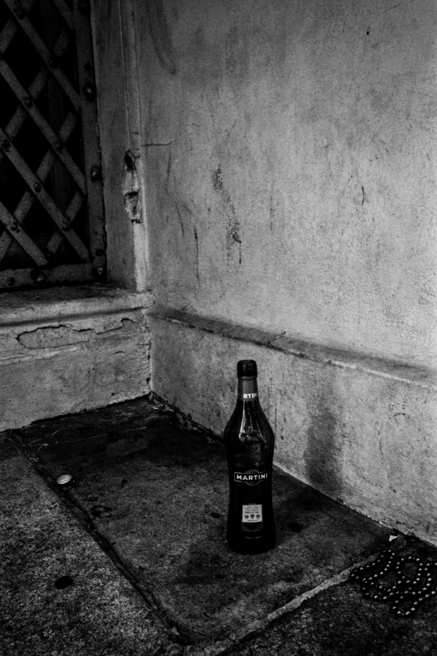 Street Still Life - Doorway- French Quarter, New Orleans, 2014 - Nikon F2, 28mm, Tri-X EI 800, stand development with homemade developer #gritstreet https://www.chuckjines.com/